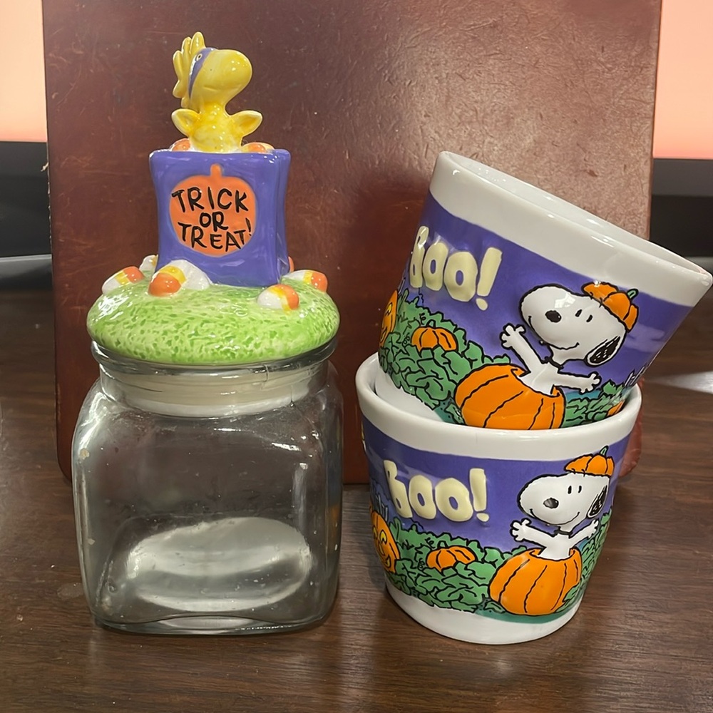 Halloween Peanuts Decorations